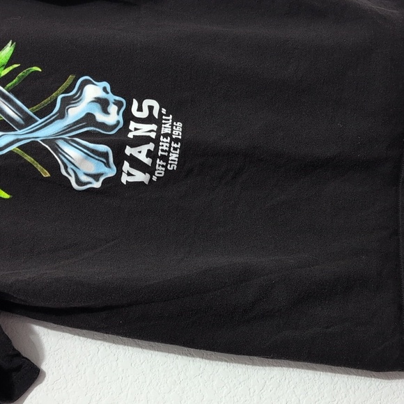 Vans Black T-Shirt with Bone and Floral Daisy Design Gender Neutral size Medium - Picture 7 of 16